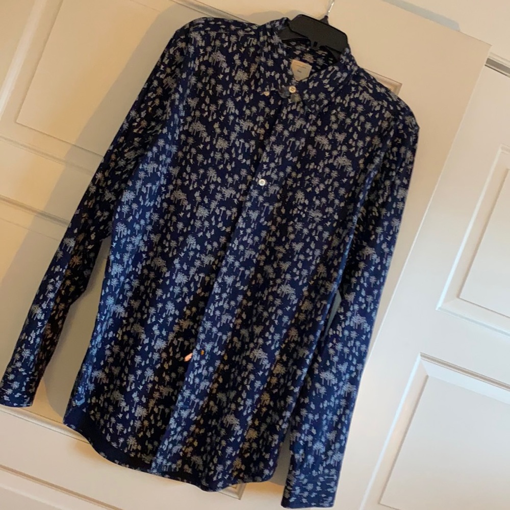 Gap long sleeved button down Oxford shirt